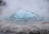 Geysir Erupting