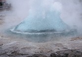 Geysir Erupting